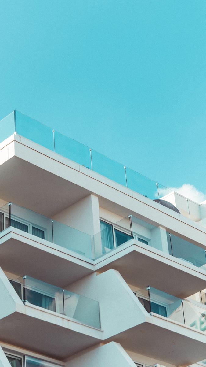 Jak można wykorzystać osłony balkonowe?