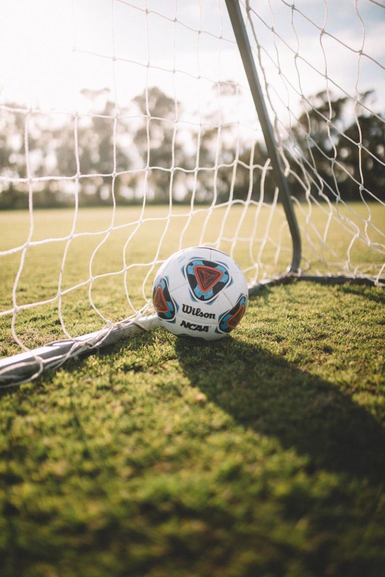 Trening piłkarski w domu – jak rozwijać umiejętności w warunkach domowych