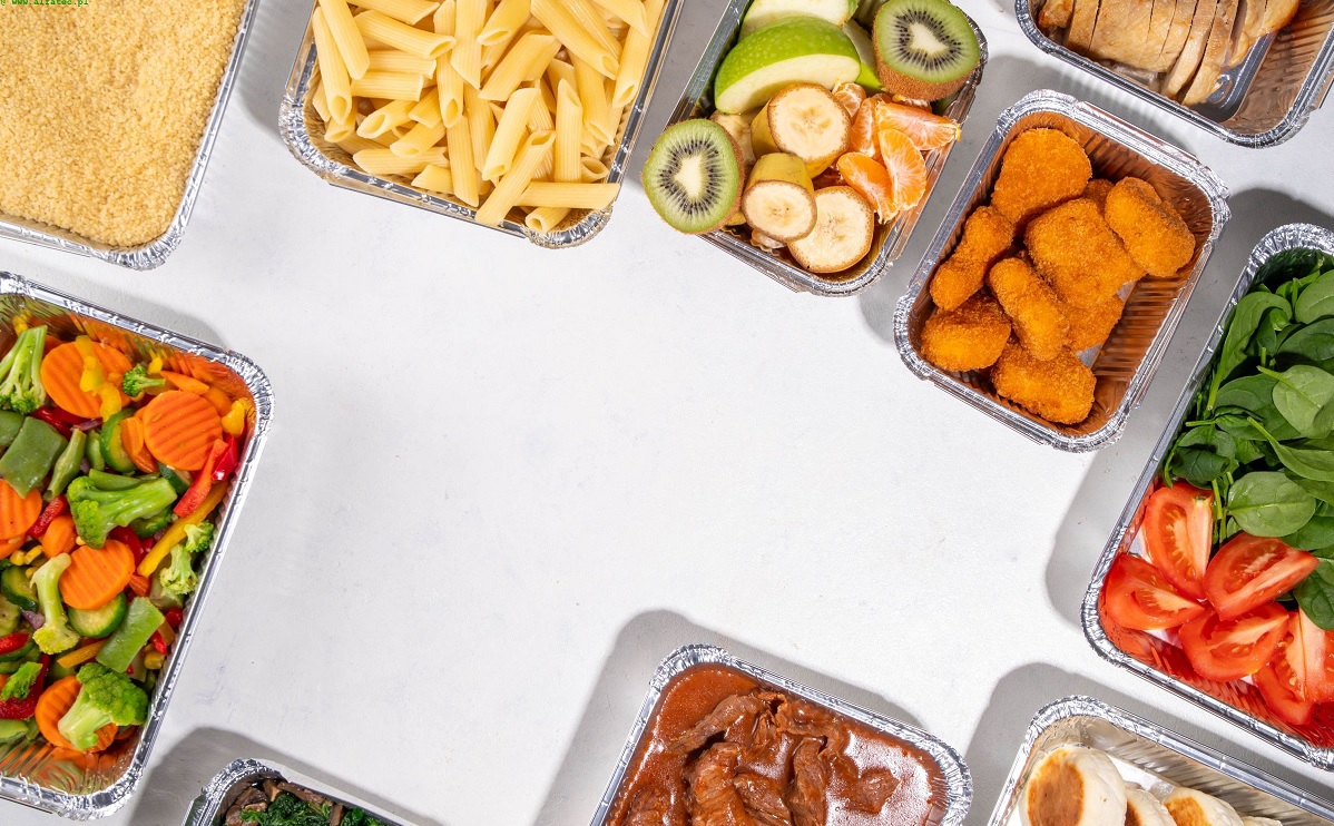 Korzyści z używania aluminium w branży gastronomicznej – dlaczego warto?
